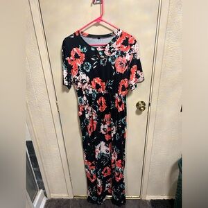 Long black floral dress with pockets